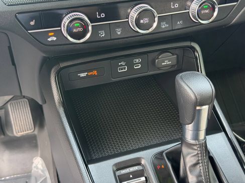 Used 2025 Honda CR-V EX image 14