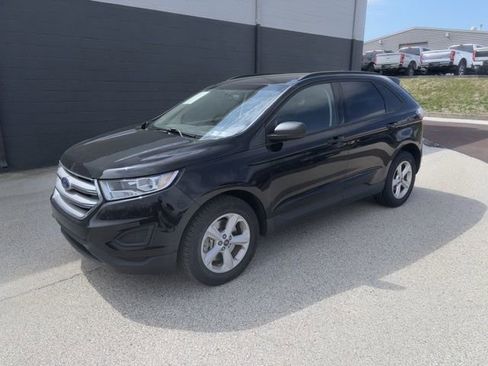 Certified 2018 Ford Edge SE image 3