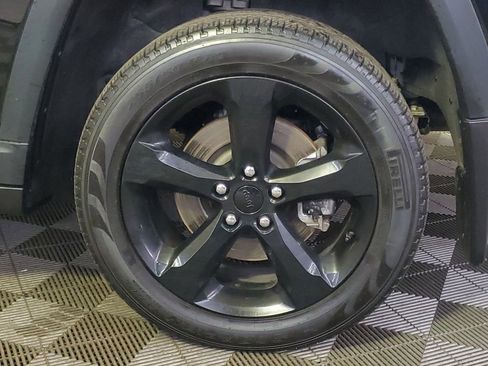 Used 2024 Jeep Grand Cherokee L Limited w/ Luxury Tech Group II image 5