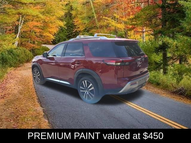 Certified 2025 Nissan Pathfinder Platinum w/ Black Appearance Package AWD/4WD image 3
