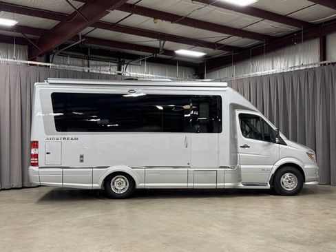 Used 2018 Mercedes-Benz Sprinter 3500 image 4