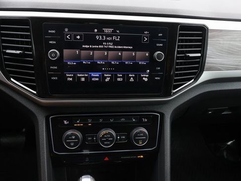 Certified 2023 Volkswagen Atlas Cross Sport SE image 23