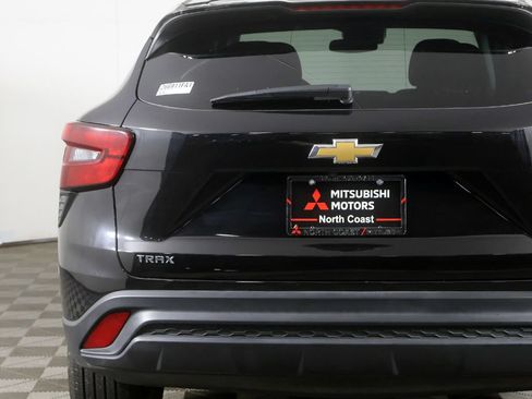 Used 2025 Chevrolet Trax LS FWD image 12