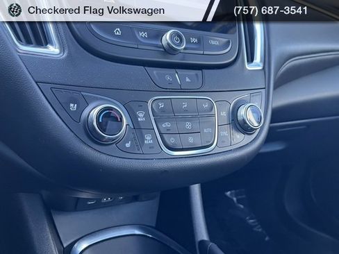 Used 2024 Chevrolet Malibu LT image 41