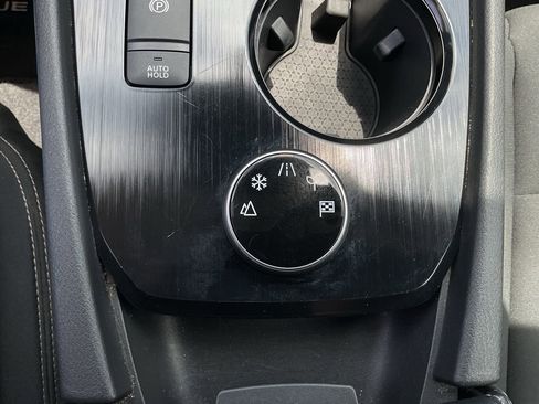Used 2023 Nissan Rogue S AWD/4WD image 20