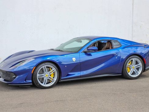 Used 2021 Ferrari 812 GTS RWD image 13