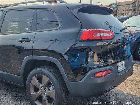 Certified 2017 Jeep Cherokee Latitude w/ Comfort & Sound Group FWD image 8