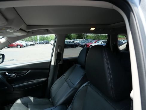 Used 2018 Nissan Rogue SL w/ Premium Package AWD/4WD image 11