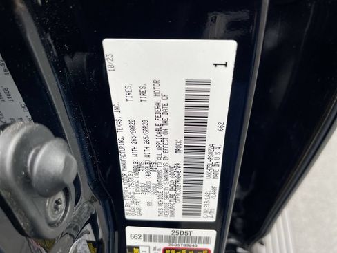 Used 2024 Toyota Tundra Platinum AWD/4WD image 33