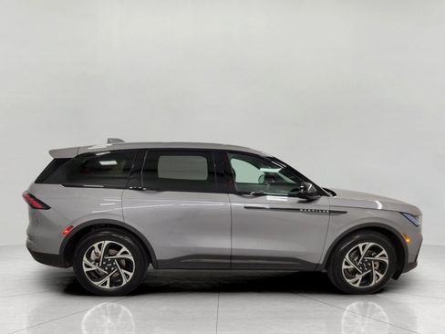 Used 2025 Lincoln Nautilus Premier w/ Equipment Group 102A AWD/4WD image 39