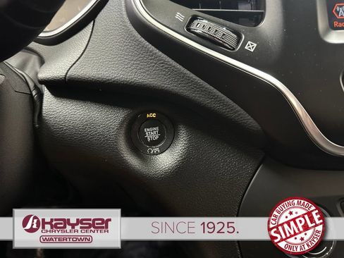 Certified 2021 Jeep Cherokee Latitude Lux w/ Comfort/Convenience Group AWD/4WD image 20