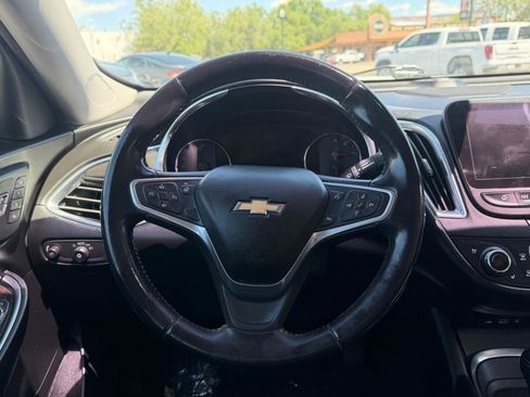 Used 2020 Chevrolet Malibu Premier FWD image 17