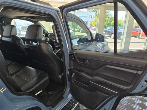 Used 2025 Toyota 4Runner TRD Off-Road Premium AWD/4WD image 39