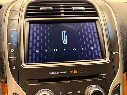 Used 2017 Lincoln MKX Select w/ Select Plus Package image 29