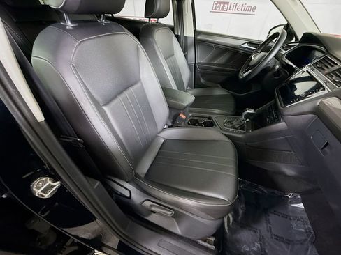 Used 2023 Volkswagen Tiguan SE FWD image 30