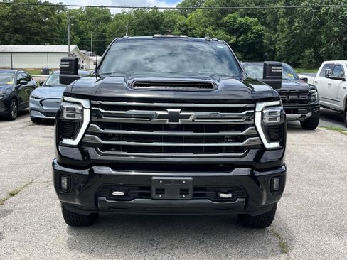 Used 2024 Chevrolet Silverado 3500 High Country w/ Technology Package AWD/4WD image 8
