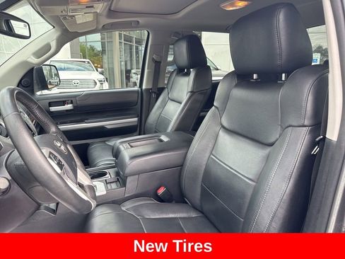 Used 2016 Toyota Tundra Limited w/ Limited Premium Package AWD/4WD image 12