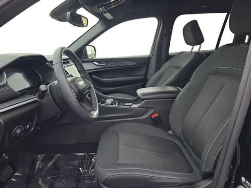 Used 2024 Jeep Grand Cherokee Laredo X w/ Luxury Tech Group I image 11