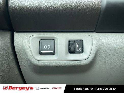 Used 2018 GMC Acadia SLT image 19