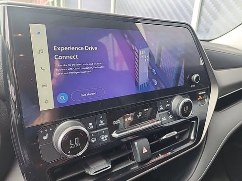 Used 2023 Toyota Highlander L image 39