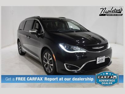 Used 2020 Chrysler Pacifica Limited w/ Tire & Wheel Group