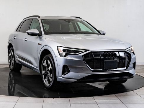 Used 2022 Audi e-tron Premium w/ Convenience Plus Package image 12
