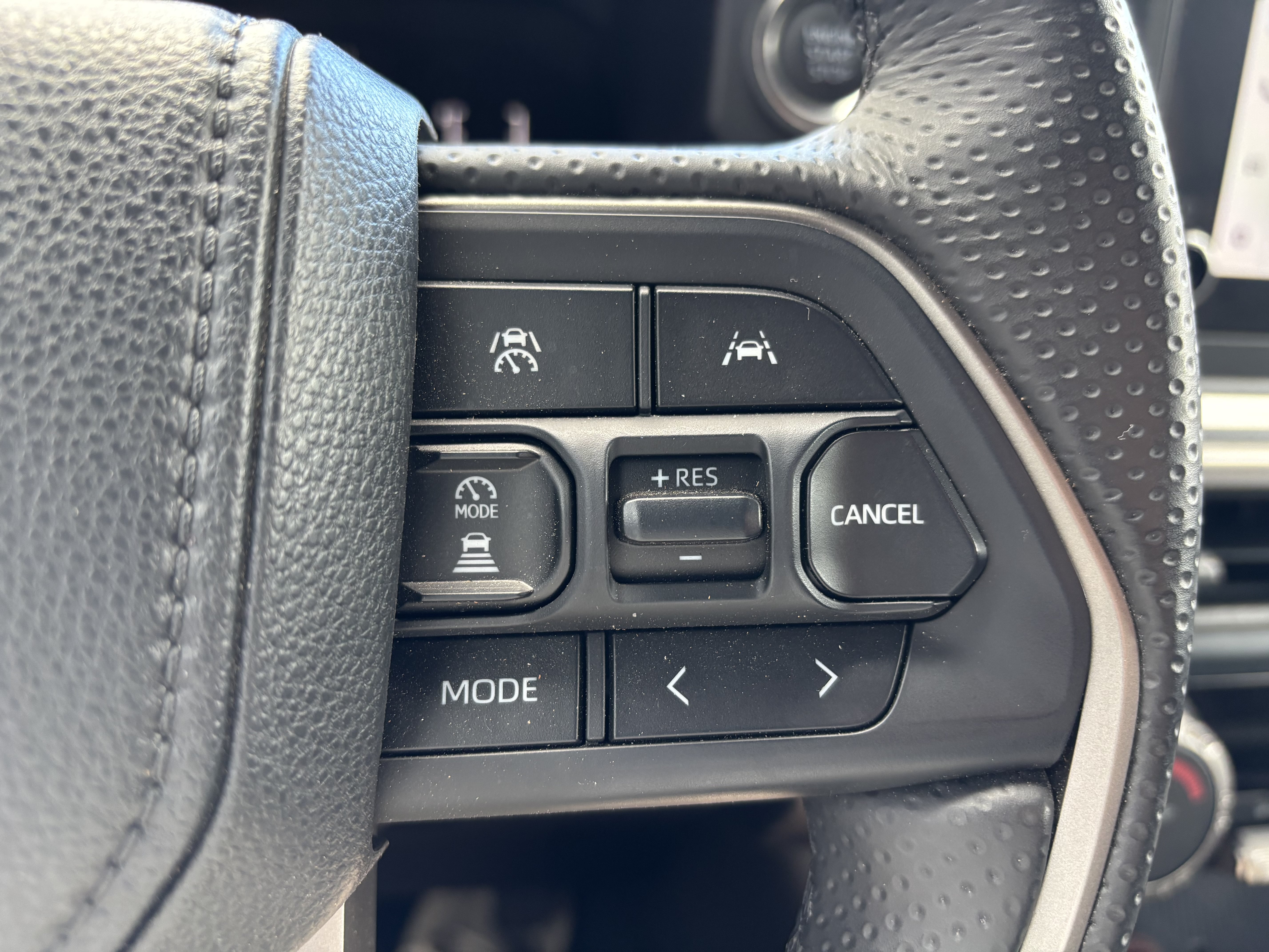 Used 2025 Toyota 4Runner SR5 AWD/4WD image 20
