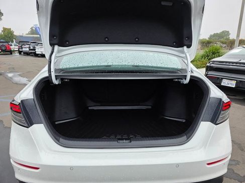 Used 2023 Honda Accord EX-L image 11