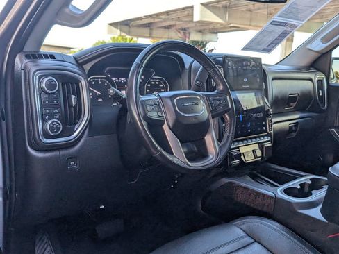 Used 2022 GMC Sierra 1500 Denali w/ Denali Premium Package AWD/4WD image 4