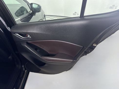 Used 2017 MAZDA MAZDA3 Grand Touring image 28