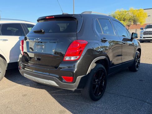Used 2022 Chevrolet Trax LT w/ Redline Edition image 4
