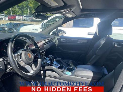 Used 2020 Porsche Cayenne AWD/4WD image 2