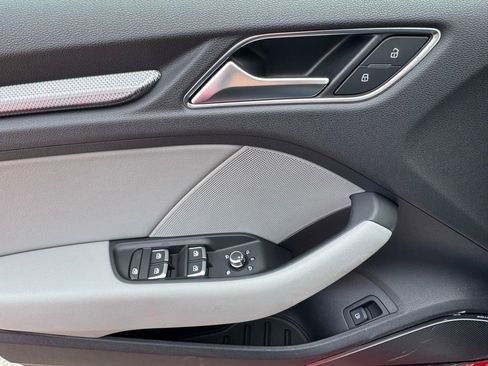 Used 2018 Audi A3 e-tron Prestige image 15