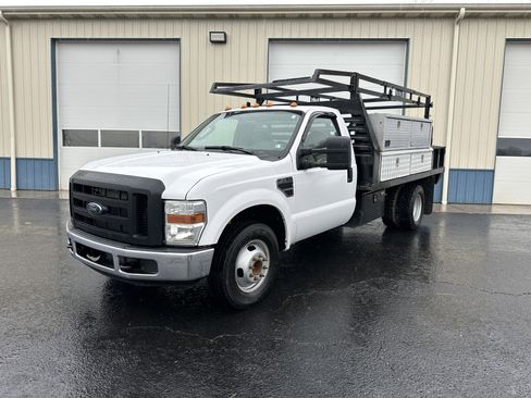Used 2010 Ford F350 XL image 2