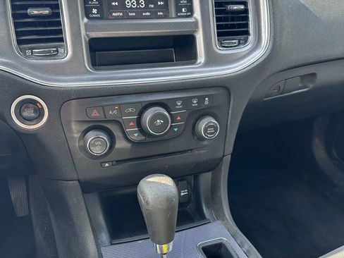Used 2014 Dodge Charger SE image 9