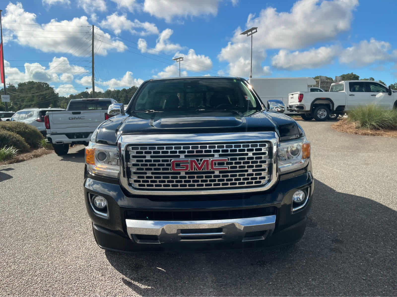 Used 2017 GMC Canyon Denali RWD image 2
