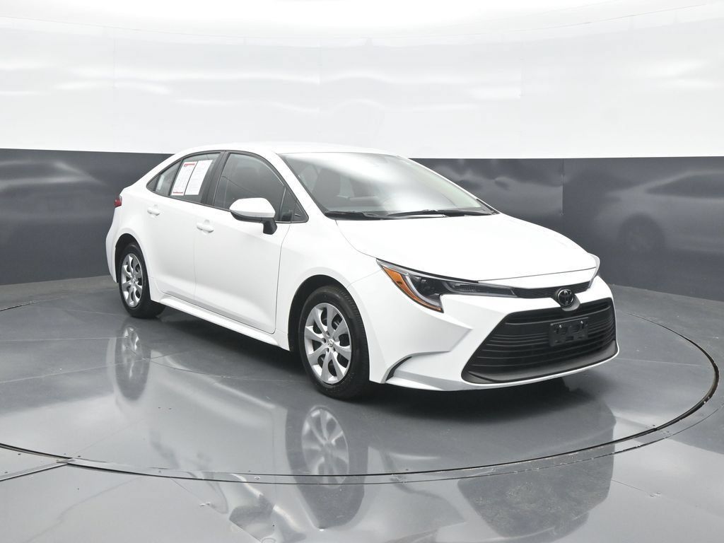 Used 2026 Toyota Corolla LE FWD image 1