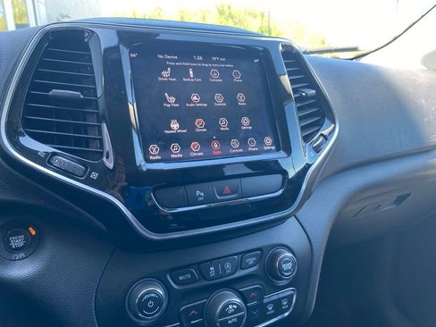 Certified 2019 Jeep Cherokee Limited AWD/4WD image 14