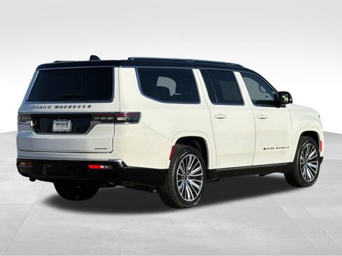 Used 2024 Jeep Grand Wagoneer L Series III AWD/4WD image 5