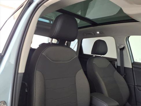 Used 2025 Volkswagen Taos SE image 22