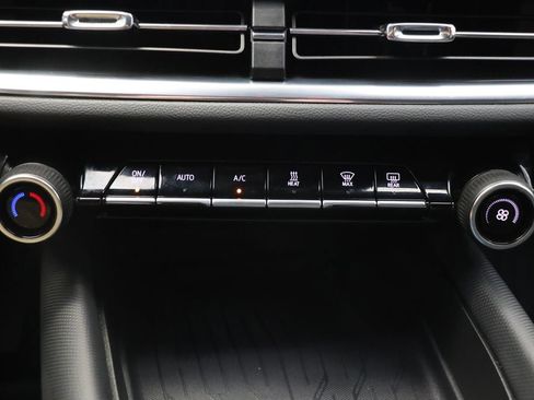 Used 2024 Chevrolet Equinox EV LT AWD/4WD image 23