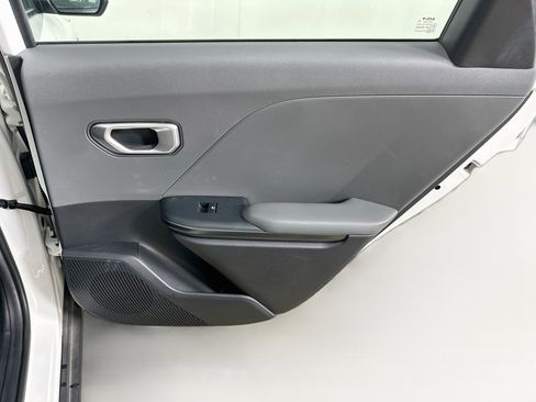 Used 2025 Kia K4 FWD image 28