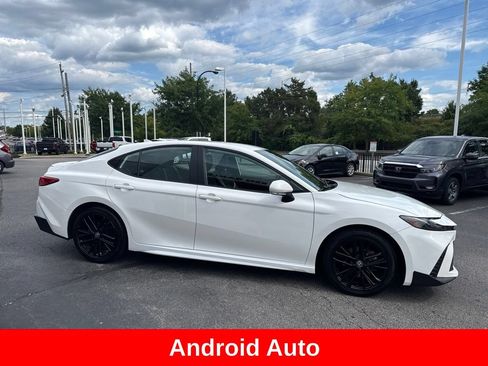 Used 2025 Toyota Camry SE FWD image 8