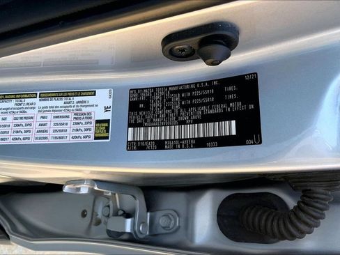 Used 2022 Toyota Corolla Cross XLE w/ Convenience Package FWD image 35