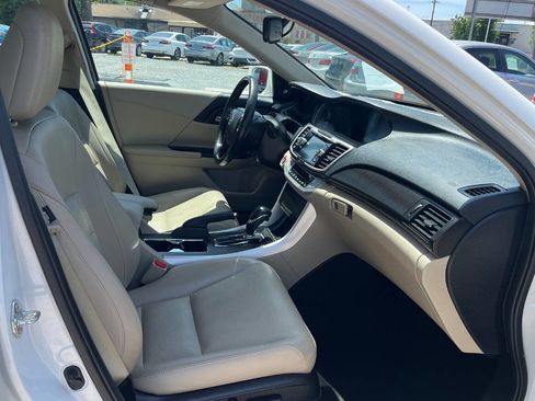 Used 2014 Honda Accord EX-L image 17