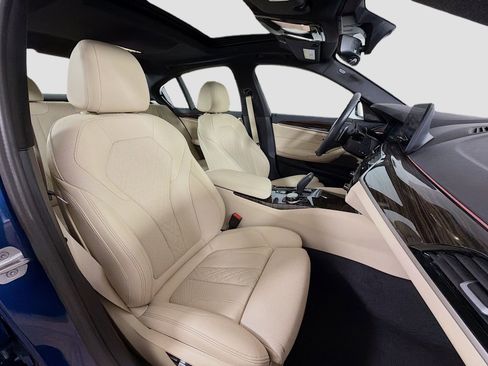 Used 2023 BMW 540i xDrive w/ Executive Package image 31
