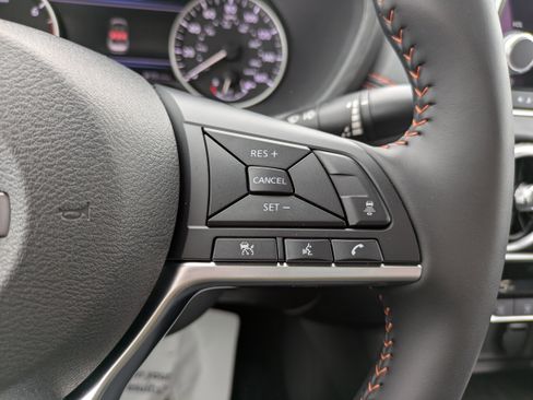 Used 2025 Nissan Sentra SR image 19