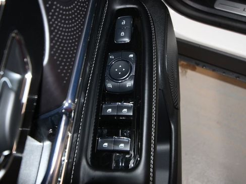 Used 2026 Lincoln Corsair Grand Touring image 7