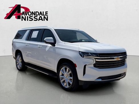 Used 2021 Chevrolet Suburban LT RWD image 8