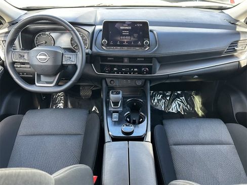 Certified 2025 Nissan Rogue SV image 17